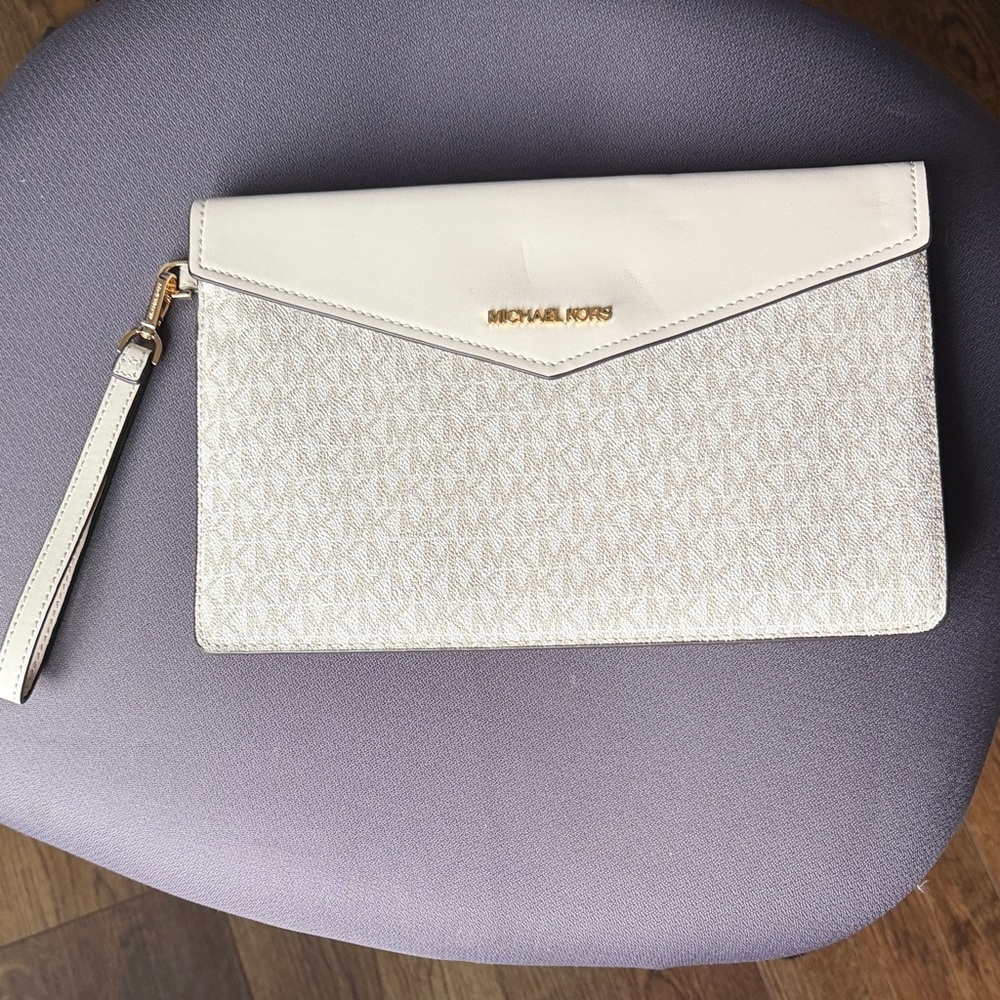 Michael Kors White and Gold Wristlet Clutch